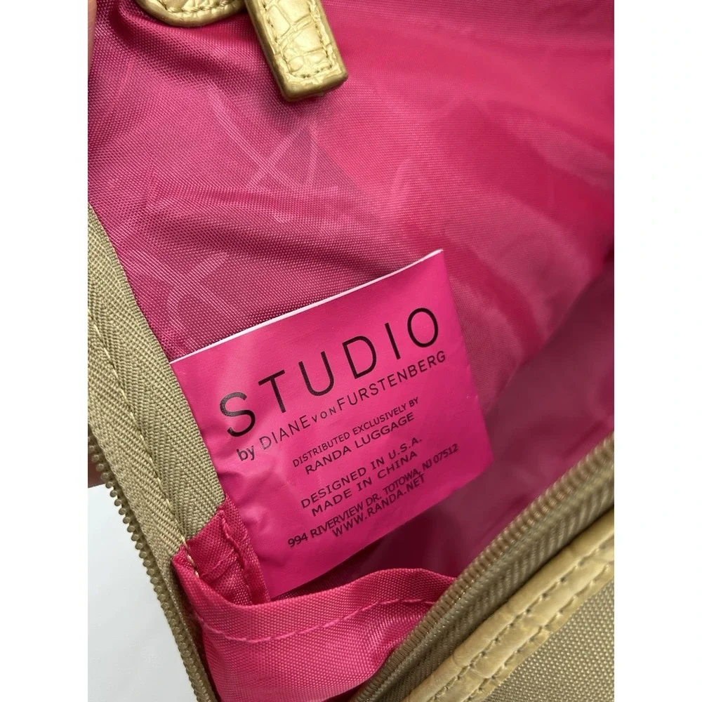 Studio Large‎ Hand Bag / Purse